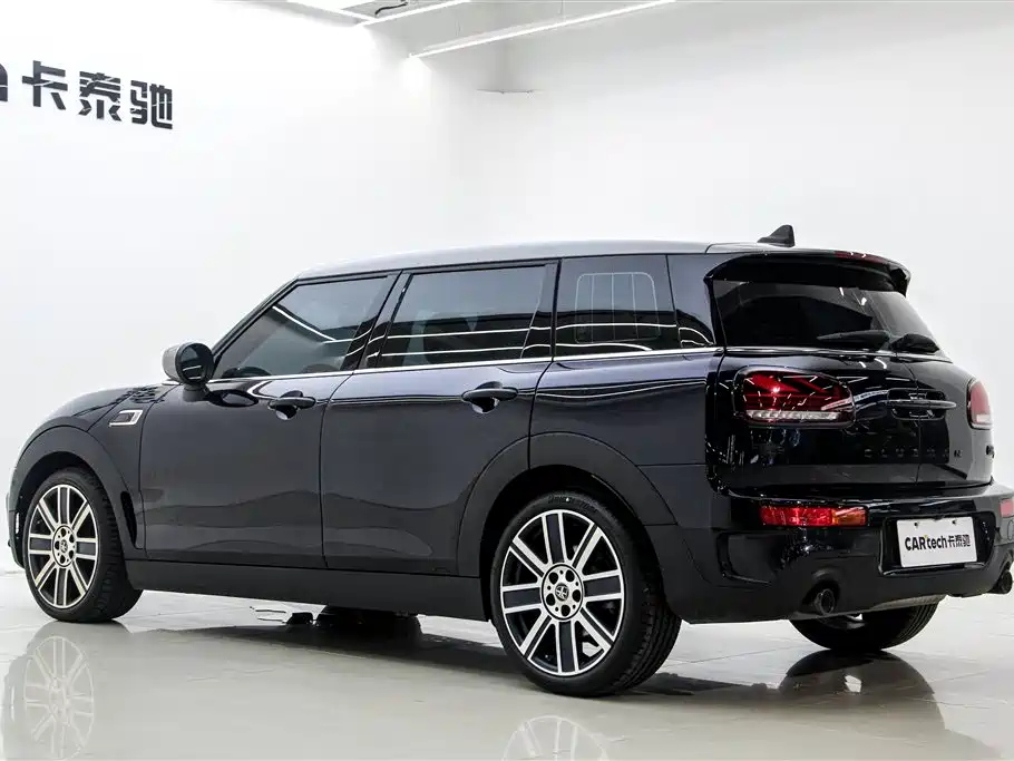 MINI CLUBMAN 2023