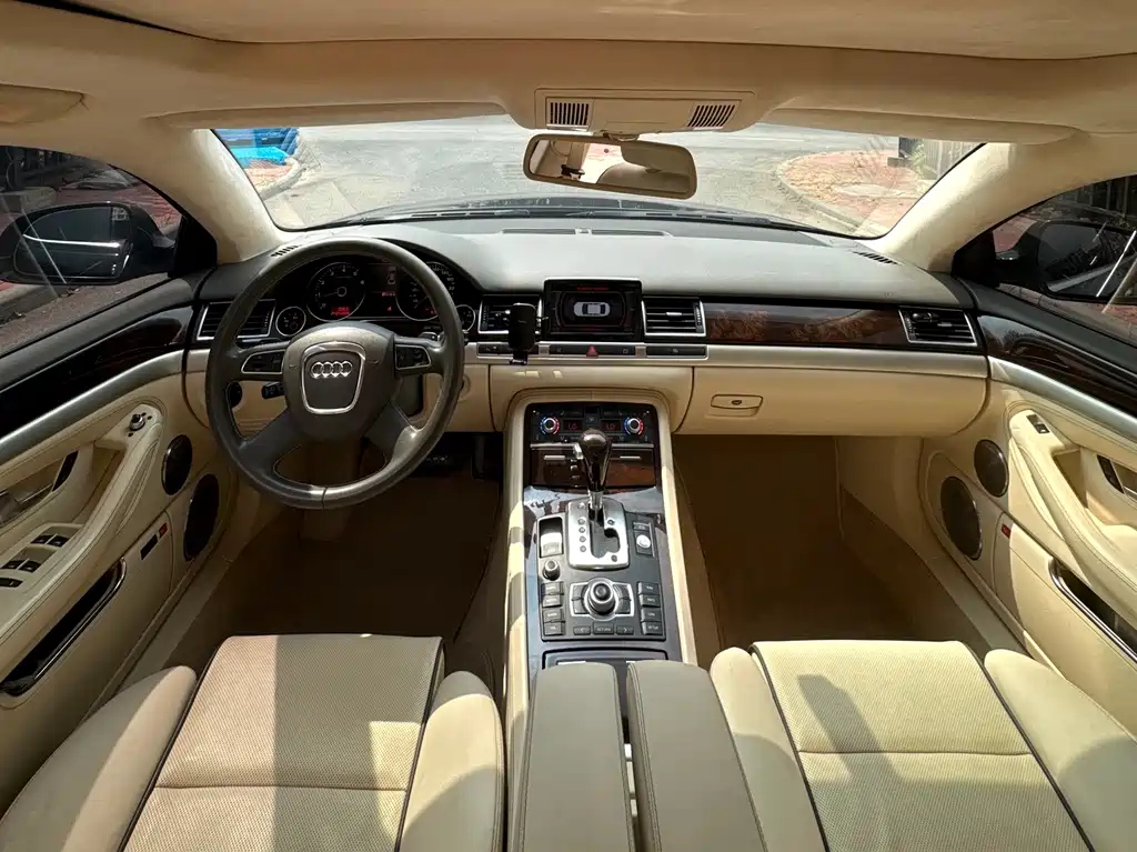 AUDI A8 2010