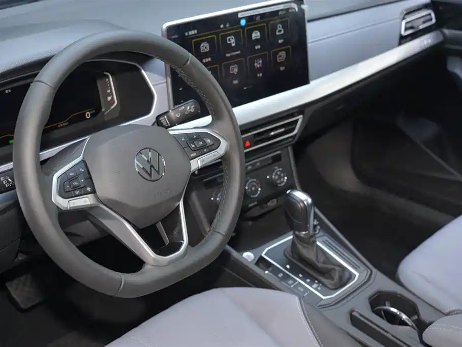 VOLKSWAGEN LAVIDA 2023