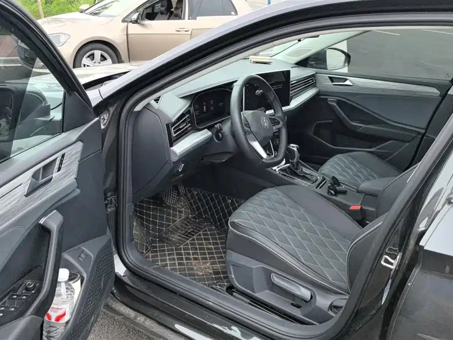 VOLKSWAGEN SAGITAR 2023