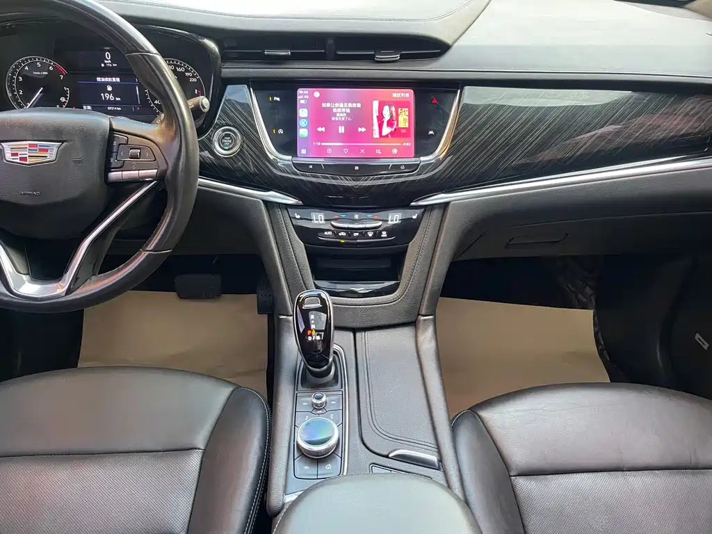 CADILLAC XT6 2021