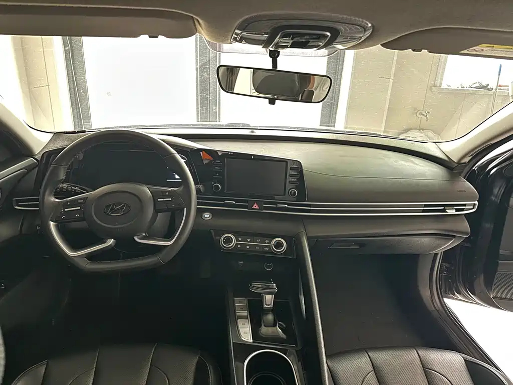 HYUNDAI ELANTRA 2022