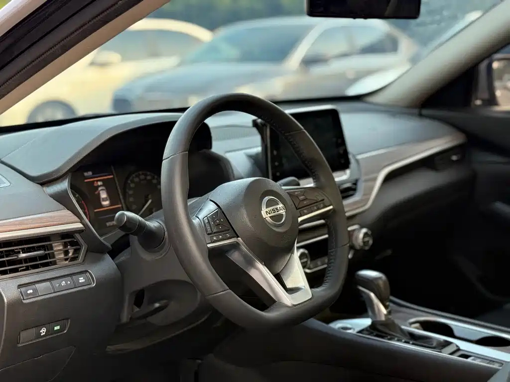 NISSAN TEANA 2022