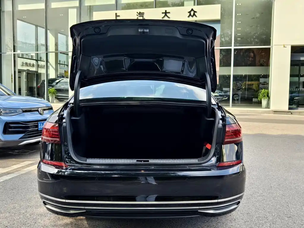 VOLKSWAGEN PASSAT 2022