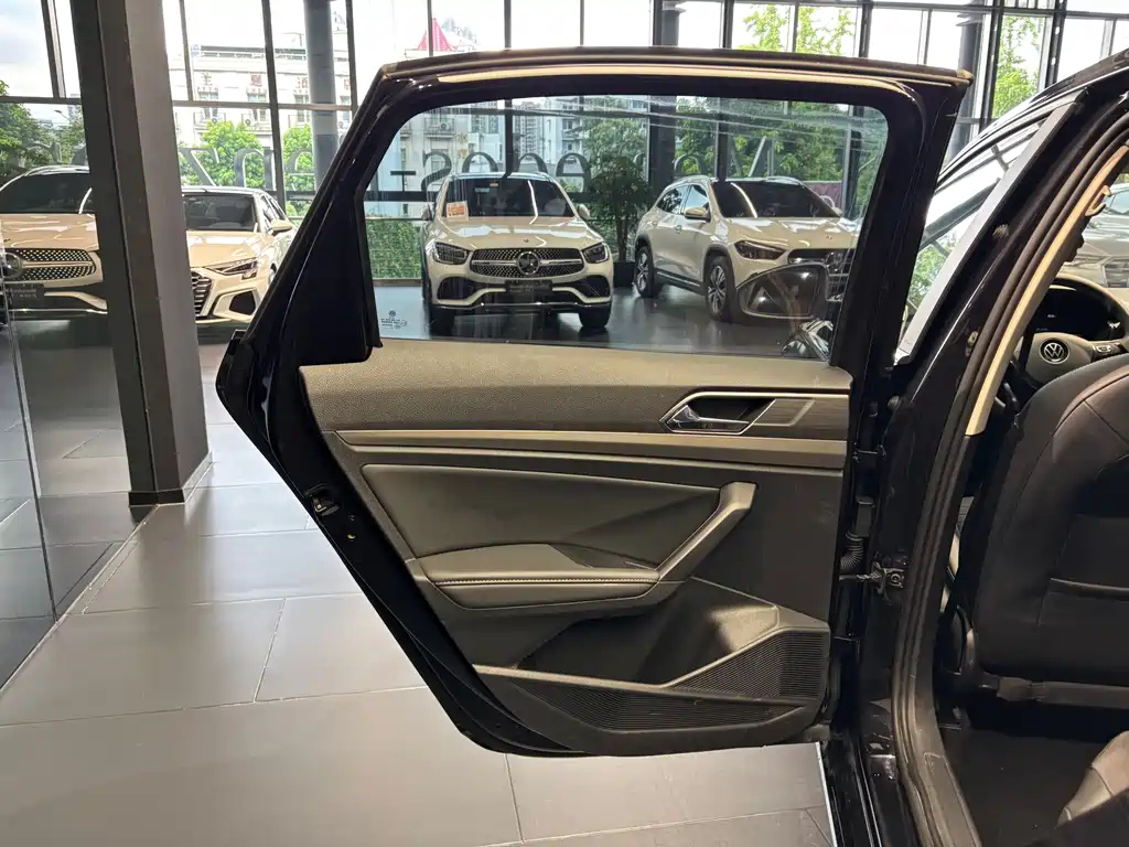 VOLKSWAGEN LAVIDA 2022