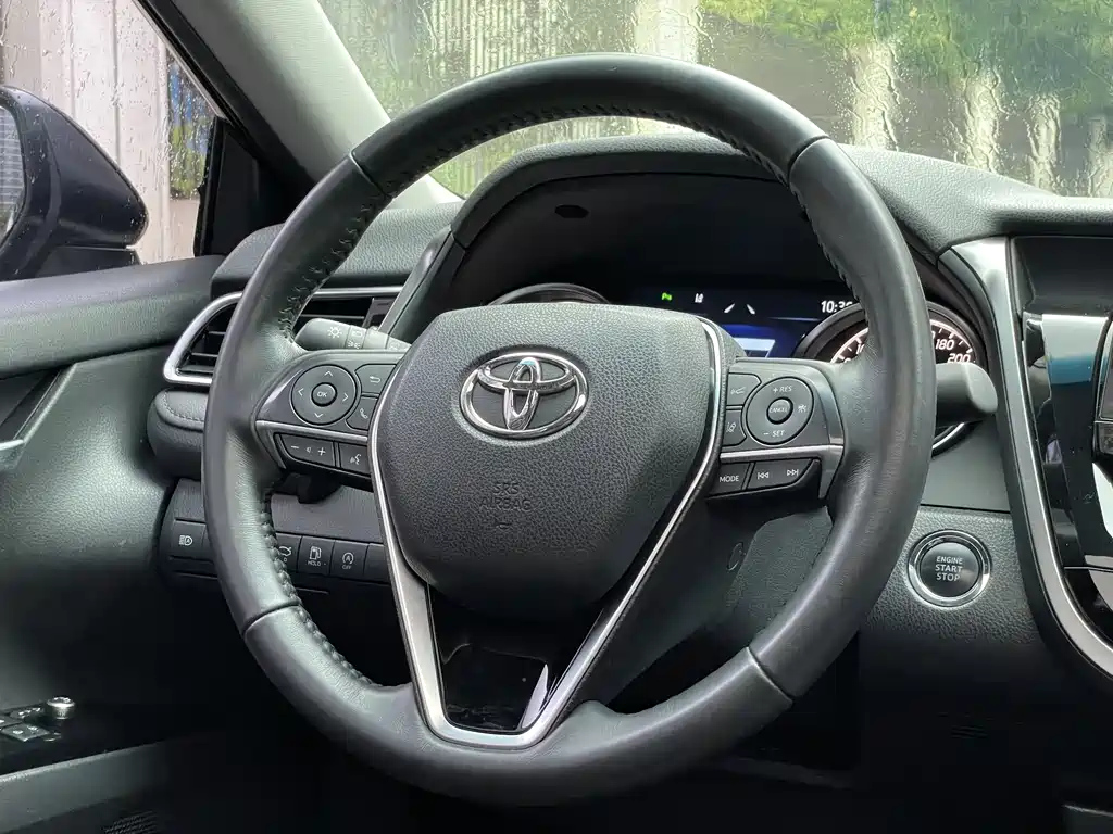 TOYOTA CAMRY 2023