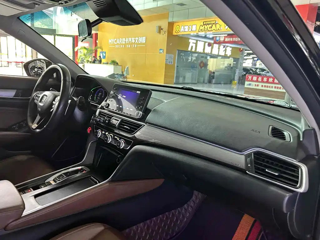 HONDA INSPIRE 2019