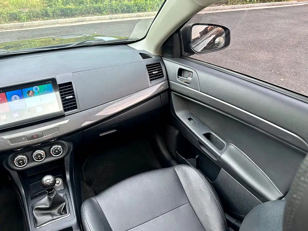 MITSUBISHI LANCER EX 2014