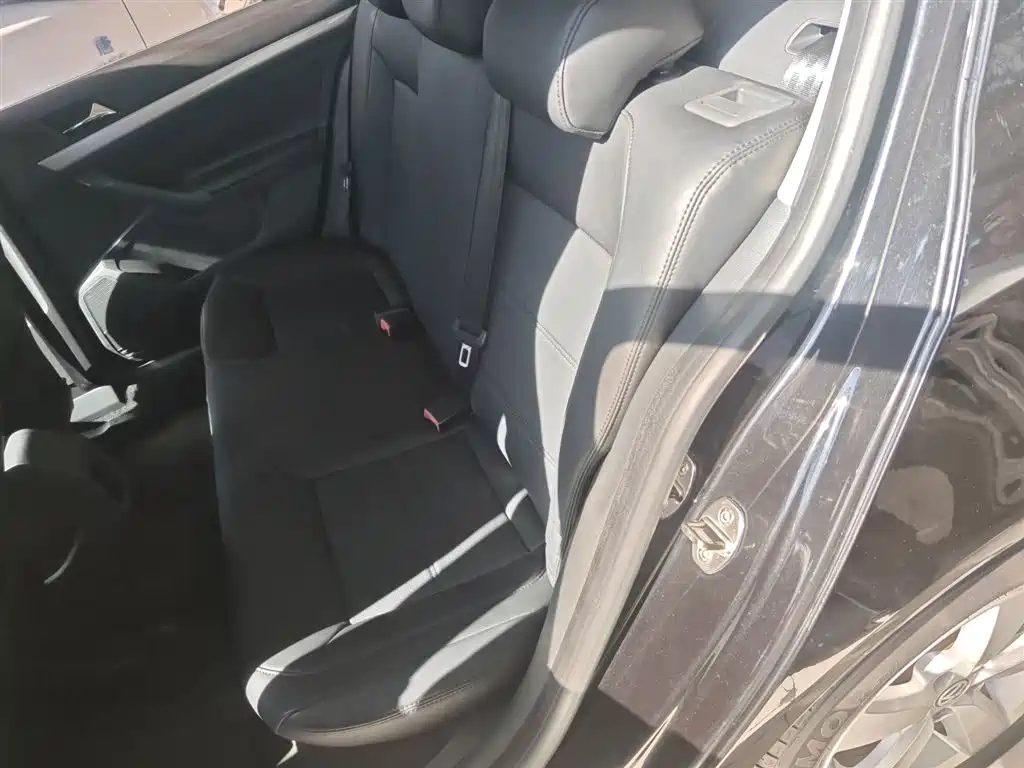 VOLKSWAGEN LAVIDA 2016