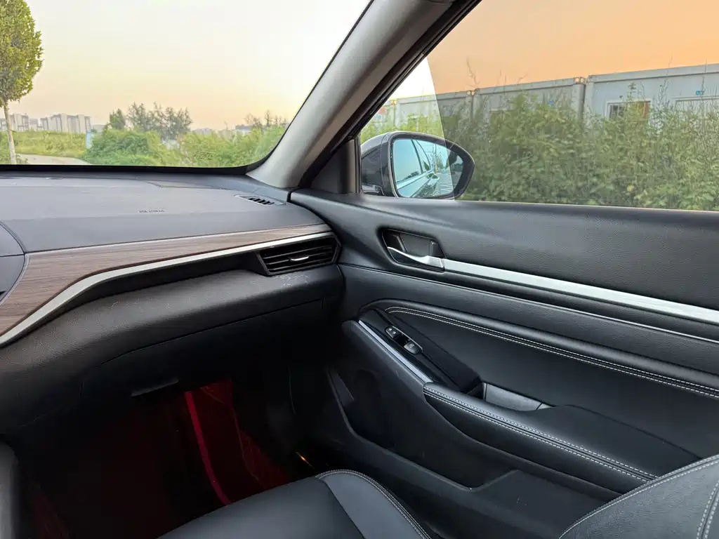 NISSAN TEANA 2022