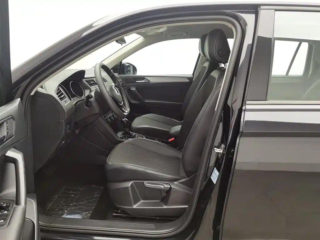 VOLKSWAGEN TIGUAN L 2021