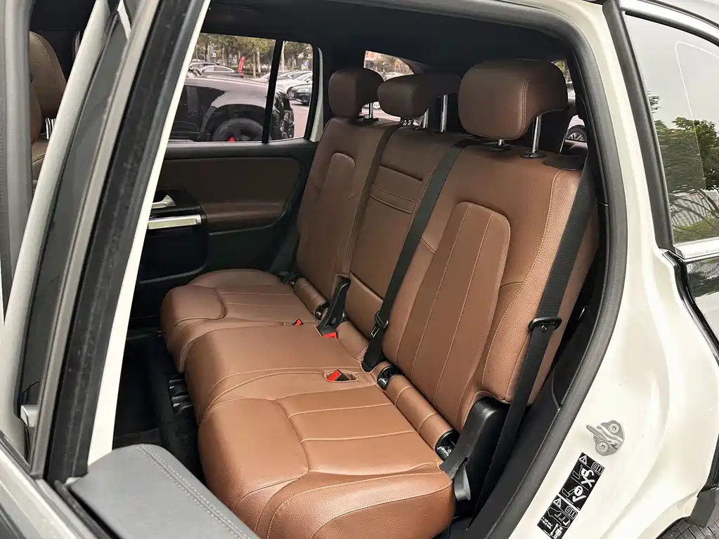 MERCEDES BENZ GLB 2023