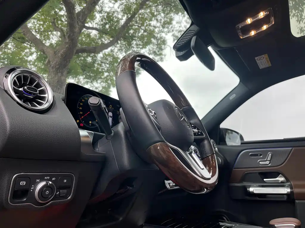 MERCEDES BENZ GLB 2021