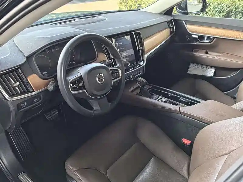 VOLVO S90 2020