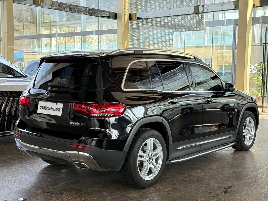 MERCEDES BENZ GLB 2023