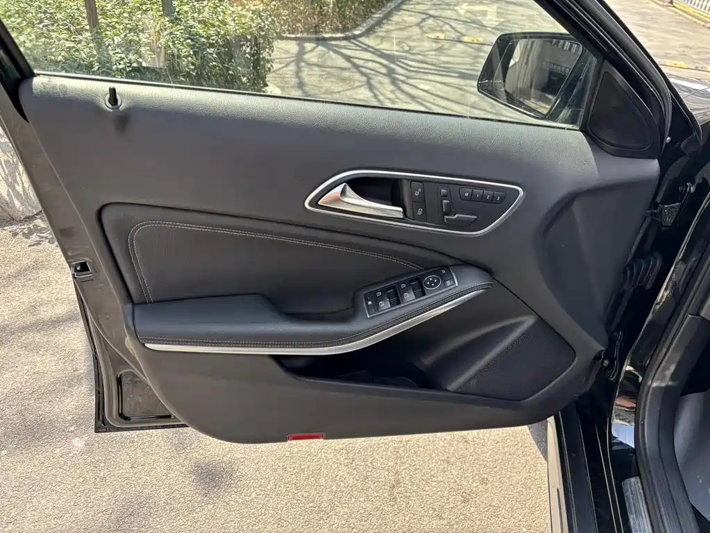 MERCEDES BENZ GLA 2016