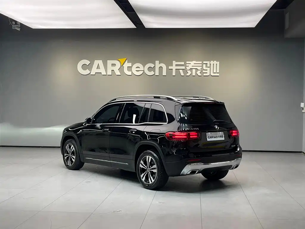 MERCEDES BENZ GLB 2024