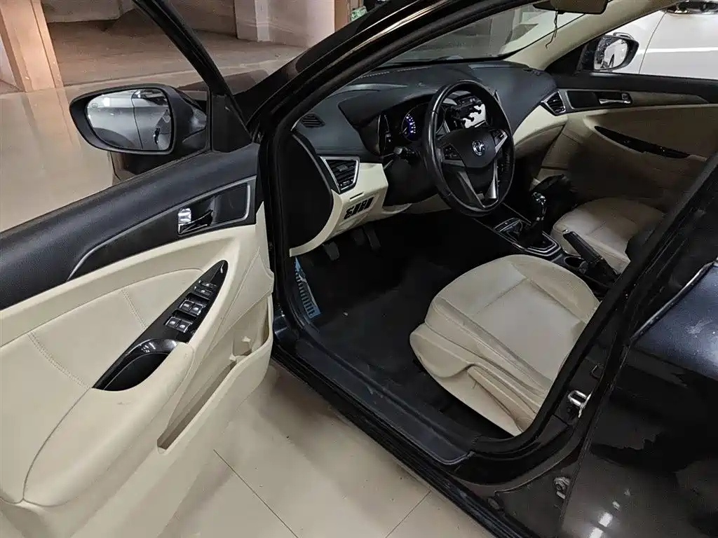 CHANGAN EADO 2016