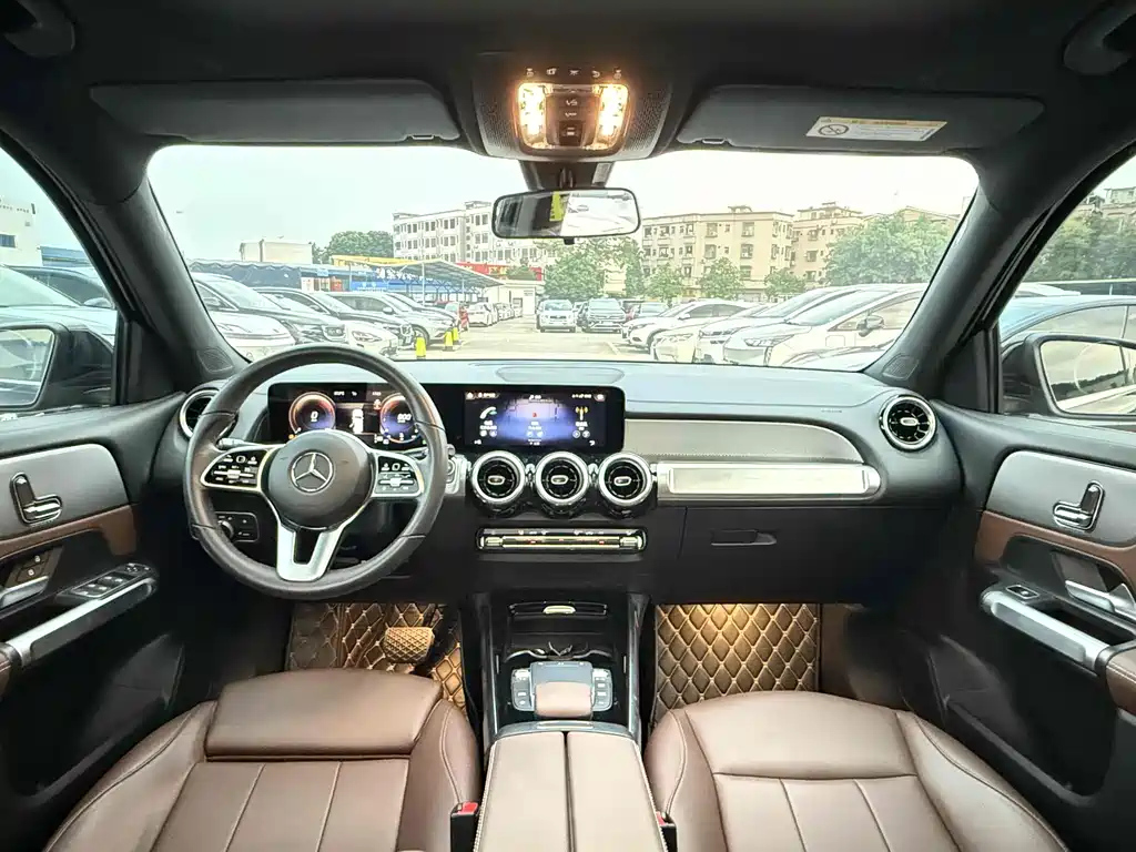 MERCEDES BENZ GLB 2023
