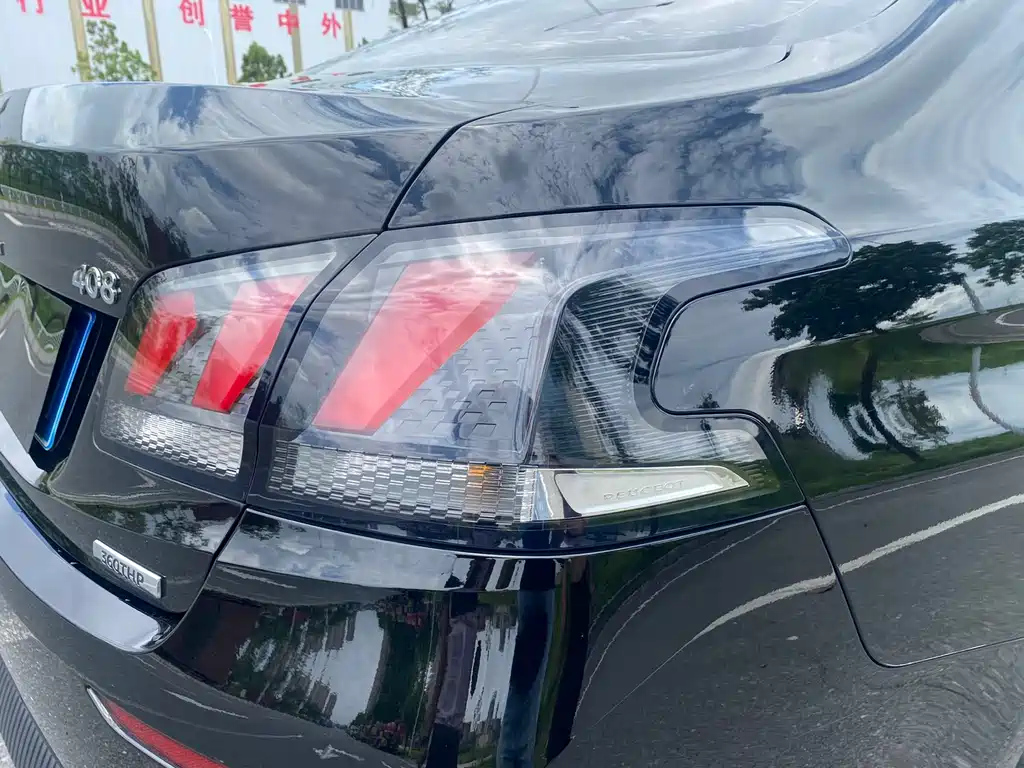 PEUGEOT 408 2019