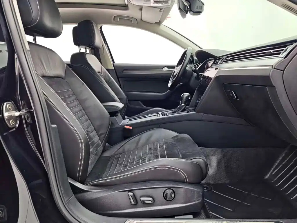 VOLKSWAGEN MAGOTAN 2020