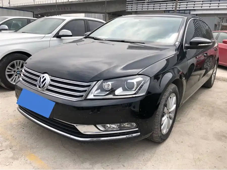 VOLKSWAGEN MAGOTAN 2012