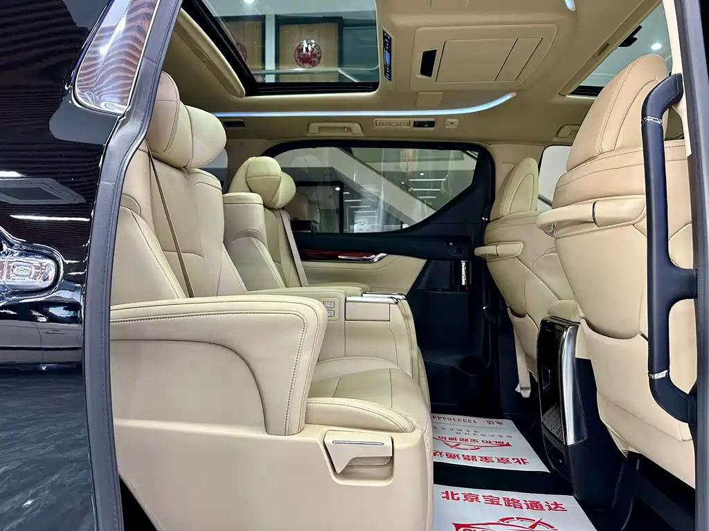 TOYOTA ALPHARD 2016