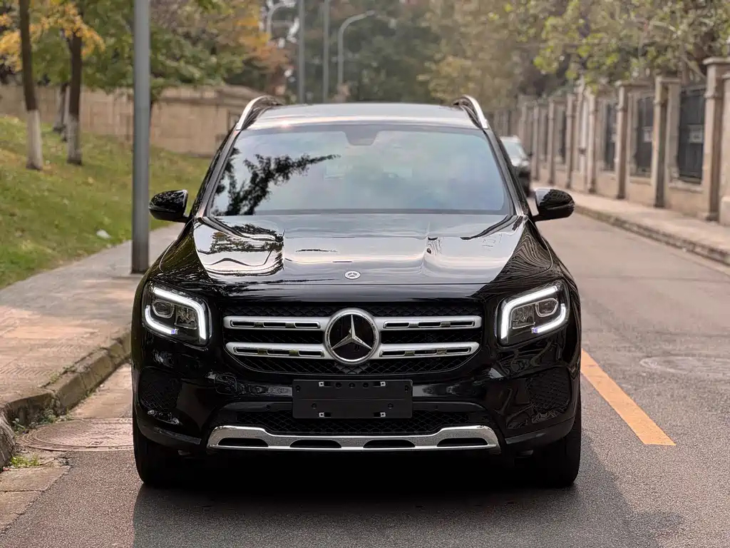 MERCEDES BENZ GLB 2023