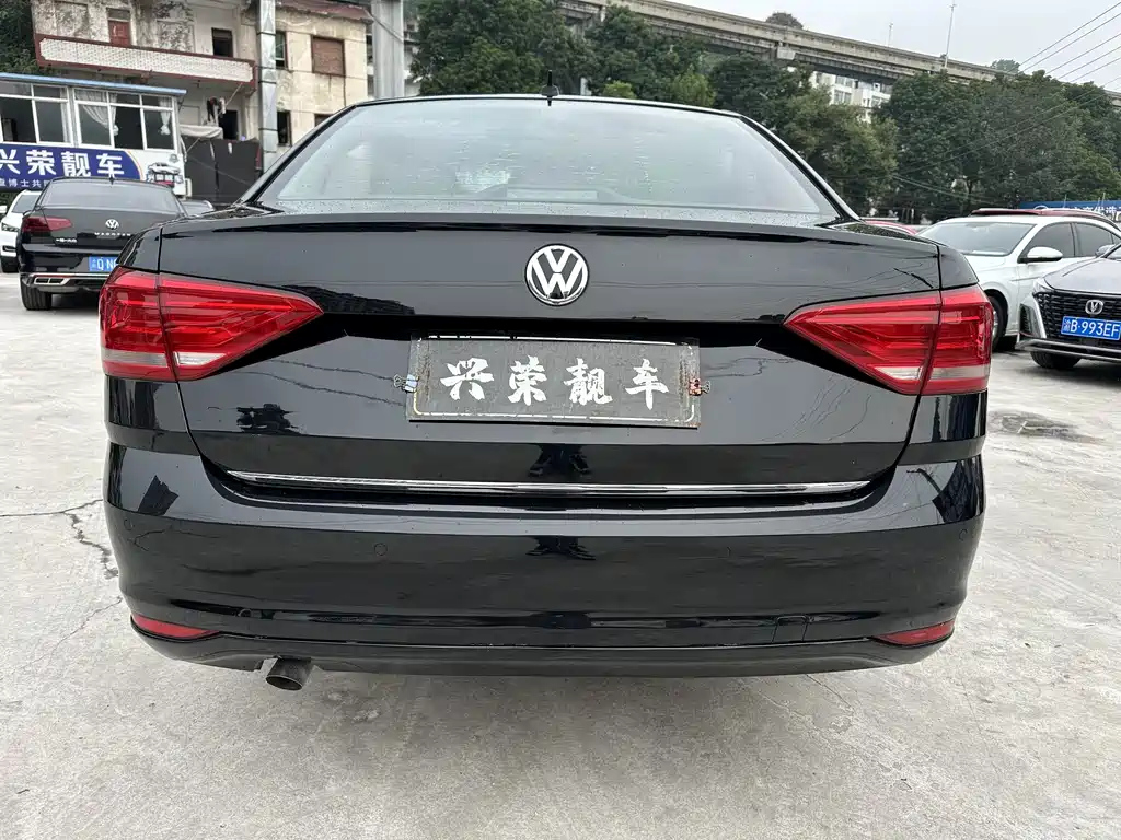 VOLKSWAGEN LAVIDA 2018