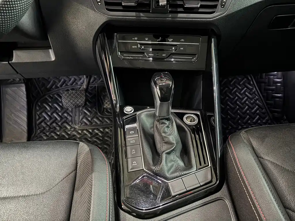 VOLKSWAGEN TAYRON 2020