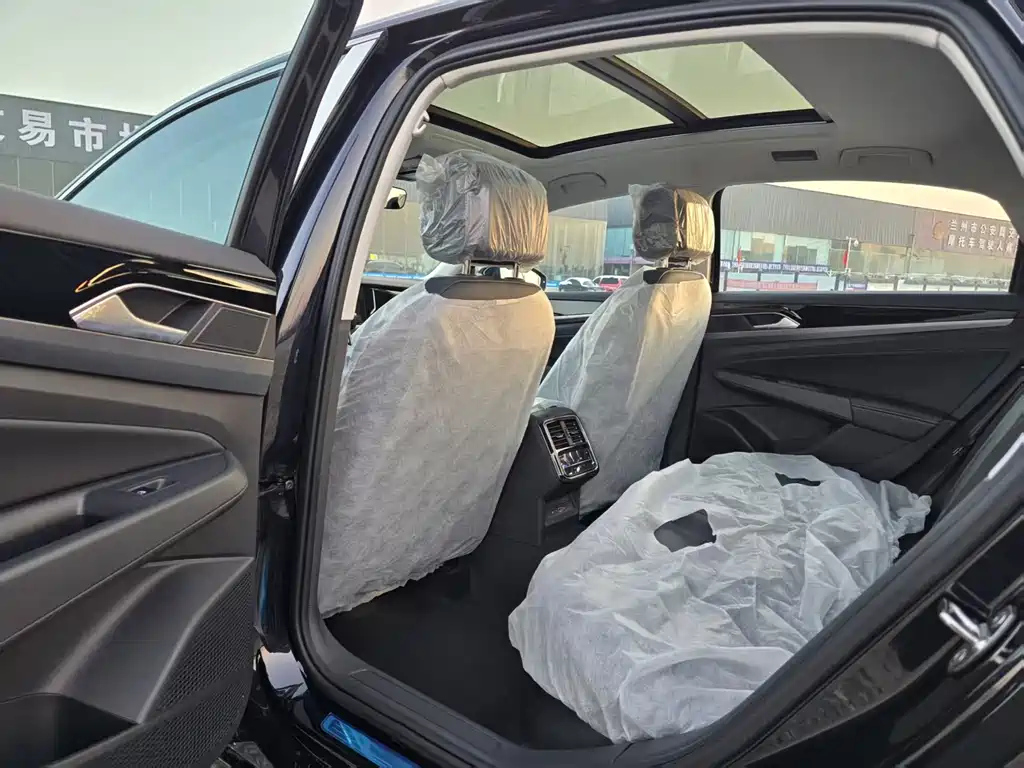 VOLKSWAGEN PASSAT 2025