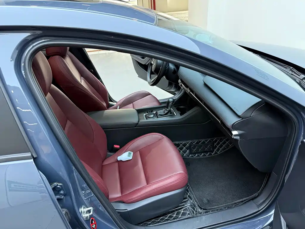 MAZDA 3 AXELA 2022