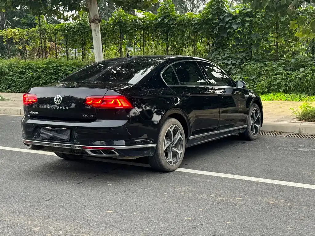 VOLKSWAGEN MAGOTAN 2023