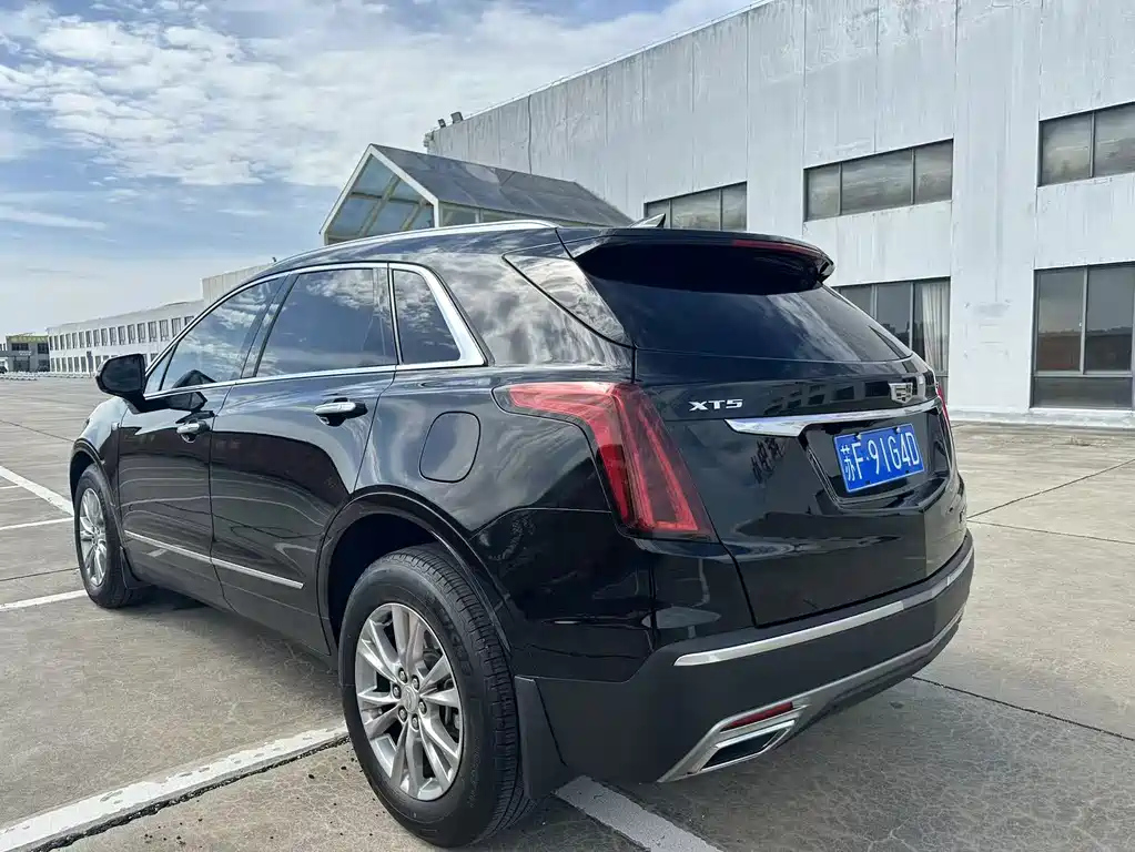 CADILLAC XT5 2021