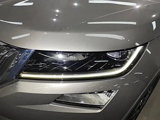 SKODA KODIAQ  2018 YEAR TSI330 7 SEATS 2WD LUXURY  EDITION 2018
