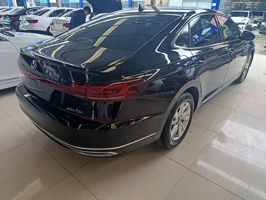 VOLKSWAGEN PASSAT 2022