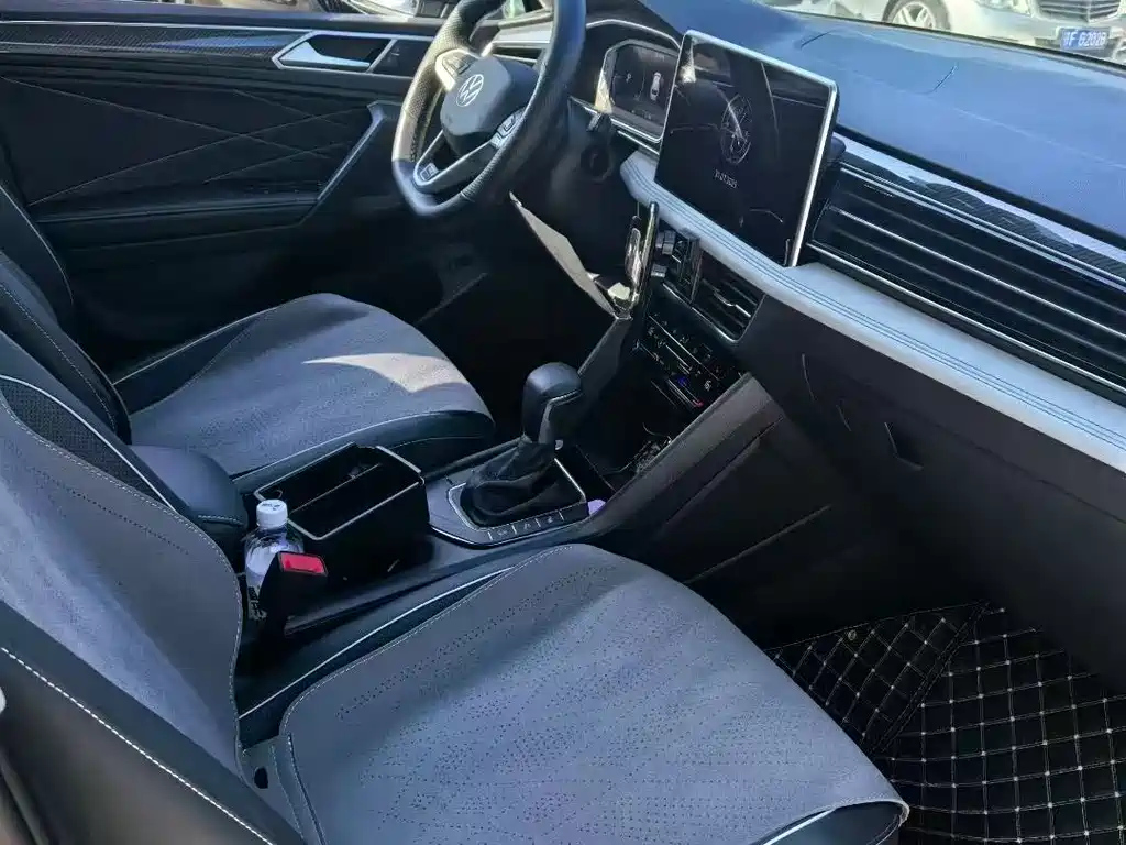 VOLKSWAGEN TIGUAN L 2024
