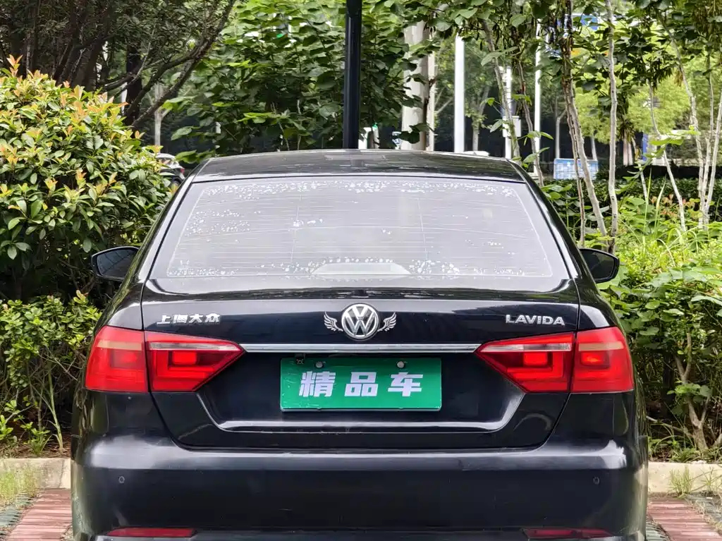 VOLKSWAGEN LAVIDA 2013