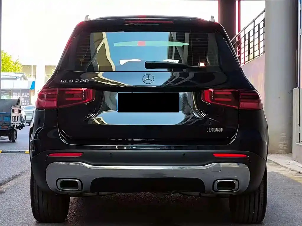 MERCEDES BENZ GLB 2023