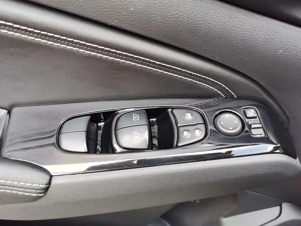 NISSAN TEANA 2021