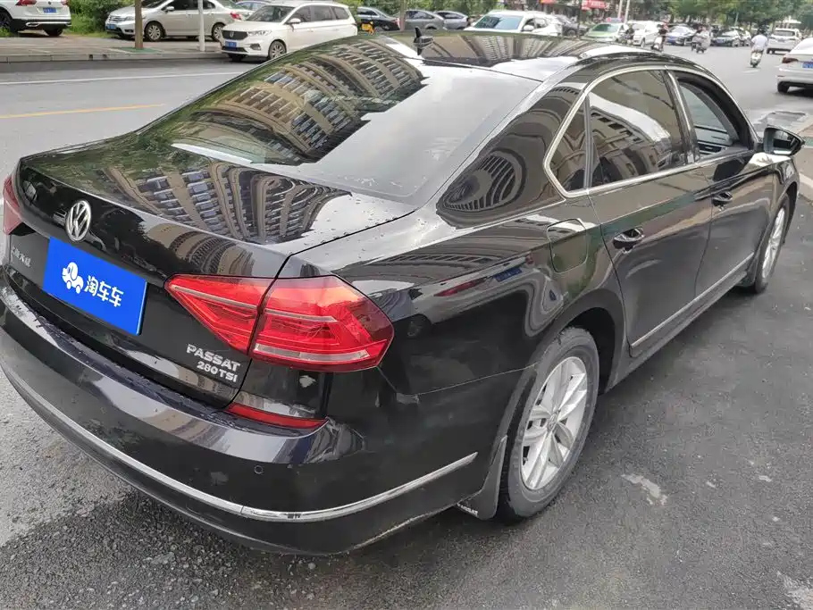 VOLKSWAGEN PASSAT 2016