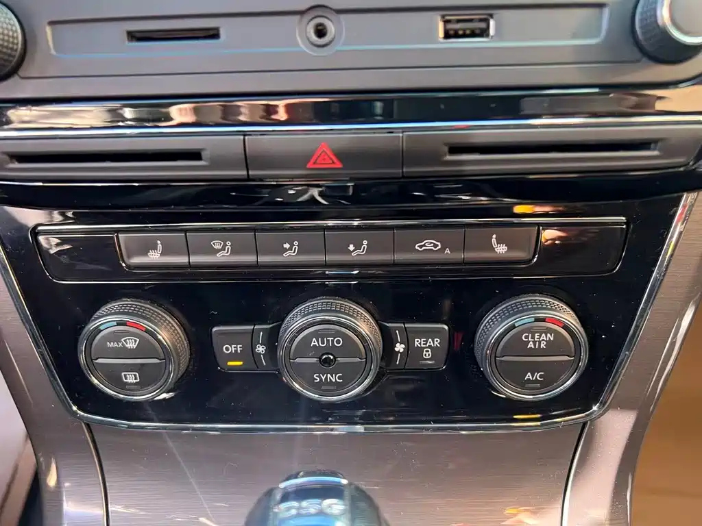 VOLKSWAGEN PASSAT 2019