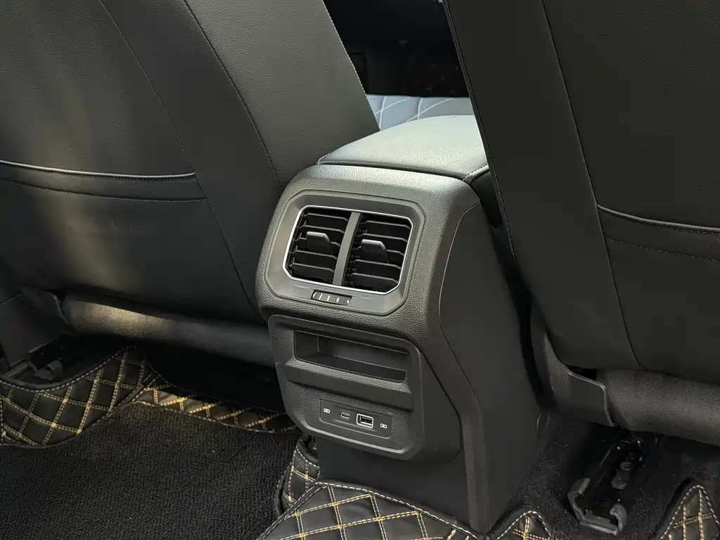 VOLKSWAGEN TIGUAN L 2024