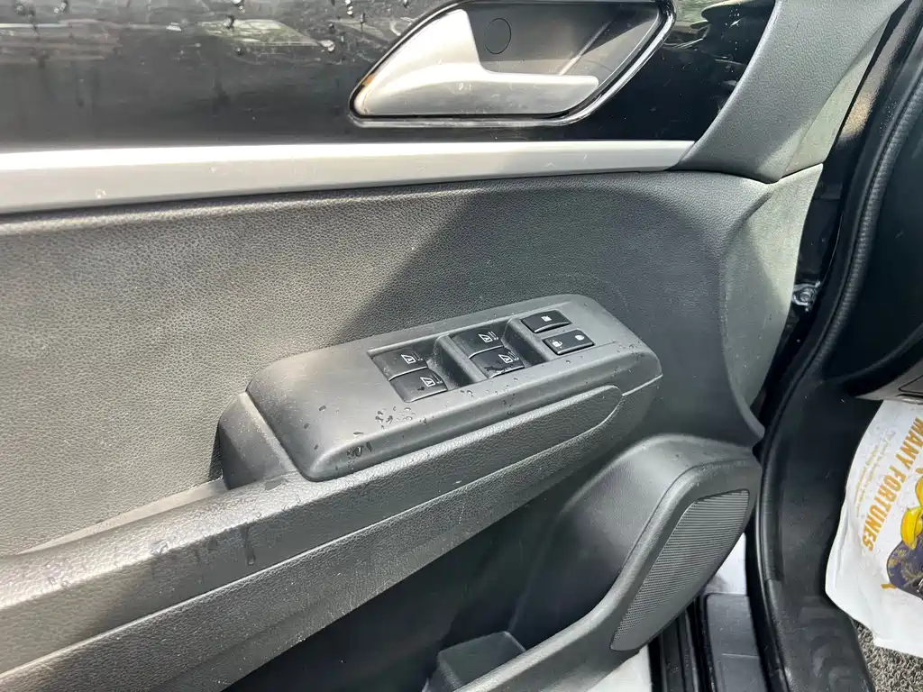 DONGFENG AEOLUS AX7 2015