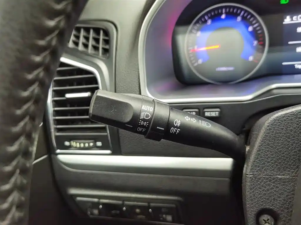 GEELY AUTO EMGRAND 2016