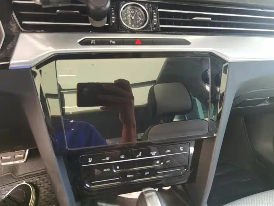 VOLKSWAGEN MAGOTAN 2023