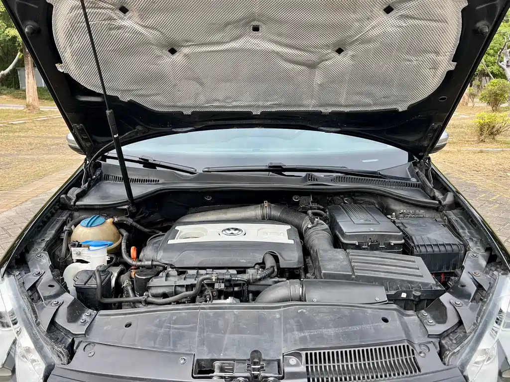 VOLKSWAGEN GOLF GTI 2011