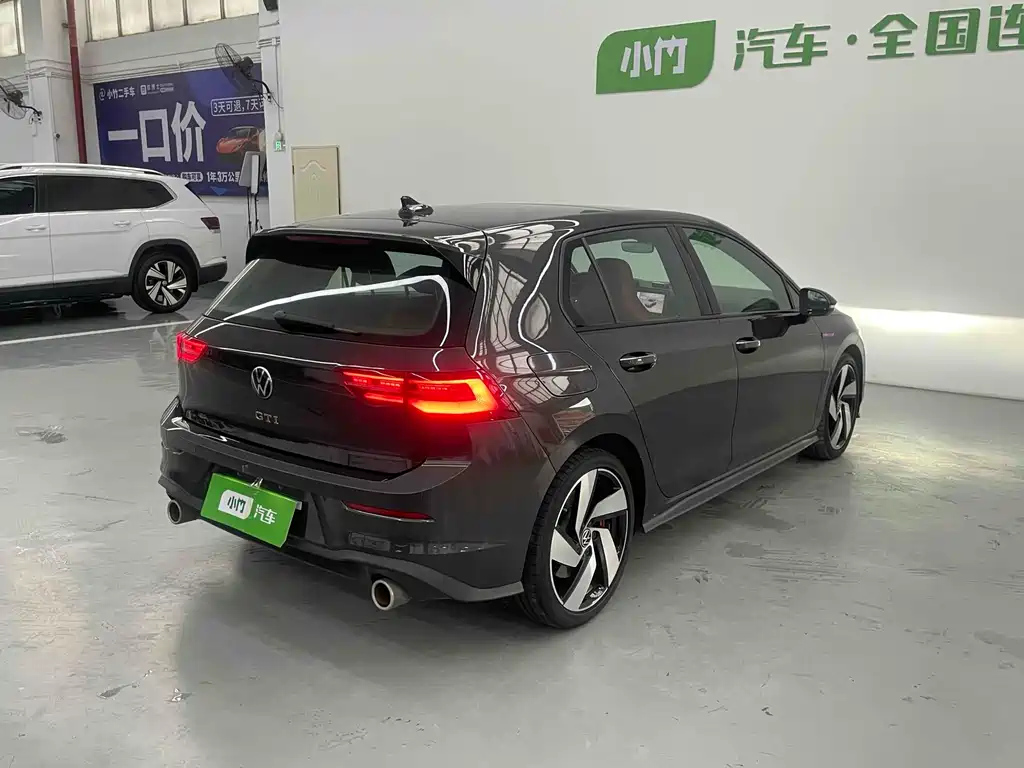 VOLKSWAGEN GOLF GTI 2021