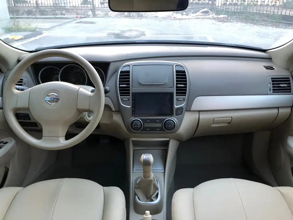 NISSAN SYLPHY 2012