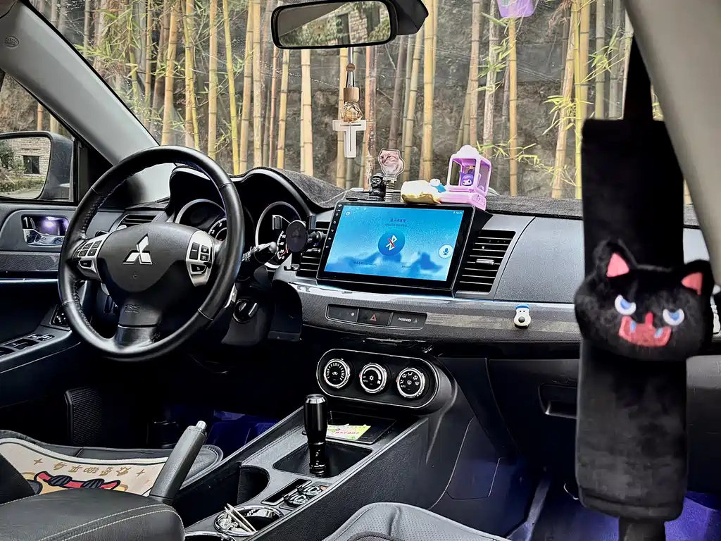 MITSUBISHI LANCER EX 2012